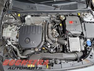 Mercedes A Limousine 1.3 A-180 Turbo Mild Hybrid Sloopvoertuig (2024, Grijs)