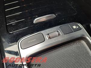 Mercedes A Limousine 1.3 A-180 Turbo Mild Hybrid Sloopvoertuig (2024, Grijs)