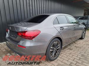 Mercedes A Limousine 1.3 A-180 Turbo Mild Hybrid Sloopvoertuig (2024, Grijs)