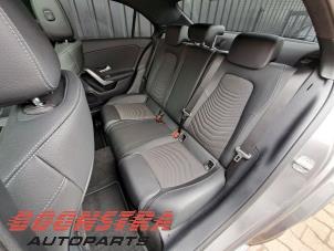 Mercedes A Limousine 1.3 A-180 Turbo Mild Hybrid Sloopvoertuig (2024, Grijs)