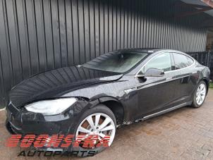 Tesla Model S 85D  (Sloop)