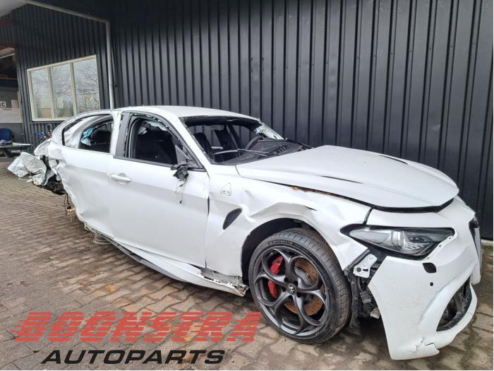 Alfa Romeo Giulia 2.9 Bi-Turbo V6 24V Quadrifoglio Verde Sloopvoertuig (2017, Wit)