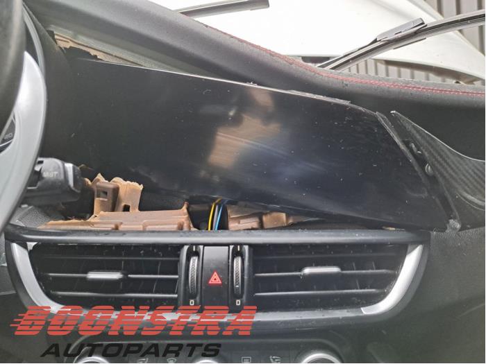 Alfa Romeo Giulia 2.9 Bi-Turbo V6 24V Quadrifoglio Verde Sloopvoertuig (2017, Wit)