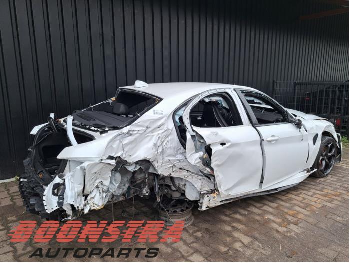 Alfa Romeo Giulia 2.9 Bi-Turbo V6 24V Quadrifoglio Verde Sloopvoertuig (2017, Wit)