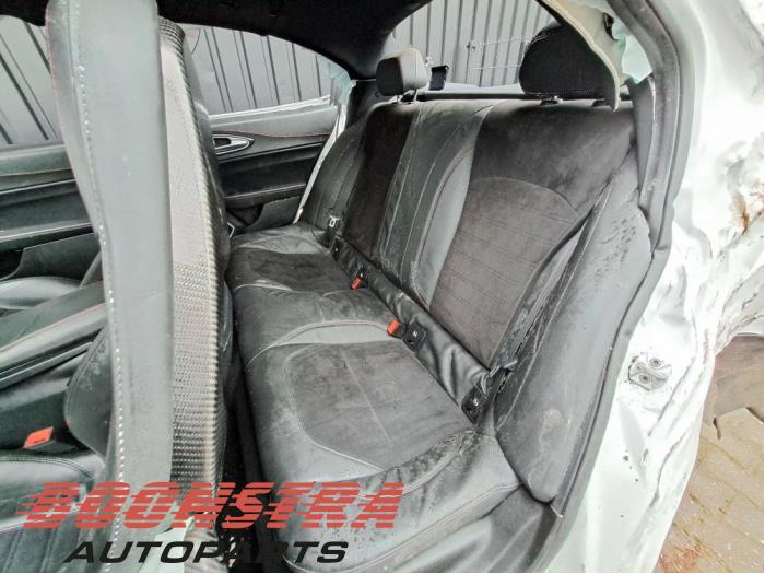 Alfa Romeo Giulia 2.9 Bi-Turbo V6 24V Quadrifoglio Verde Sloopvoertuig (2017, Wit)