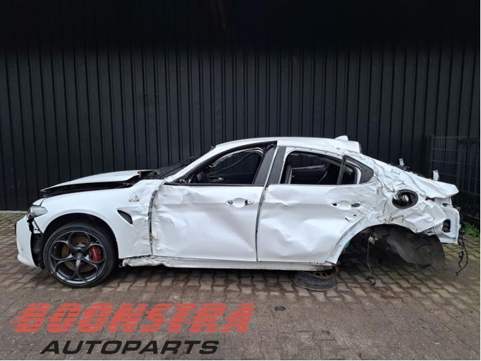 Alfa Romeo Giulia 2.9 Bi-Turbo V6 24V Quadrifoglio Verde Sloopvoertuig (2017, Wit)