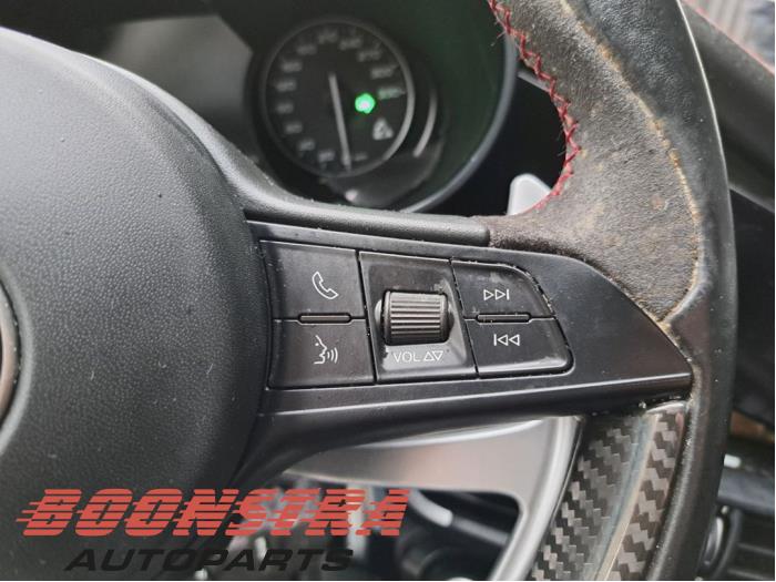 Alfa Romeo Giulia 2.9 Bi-Turbo V6 24V Quadrifoglio Verde Sloopvoertuig (2017, Wit)