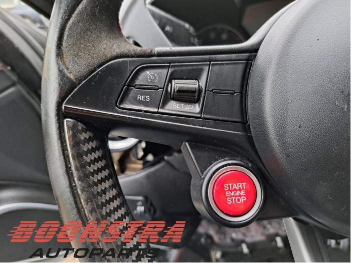 Alfa Romeo Giulia 2.9 Bi-Turbo V6 24V Quadrifoglio Verde Sloopvoertuig (2017, Wit)