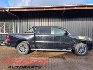 Dodge 1500 Crew Cab 5.7 Hemi V8 4x4 Sloopvoertuig (2020, Zwart)