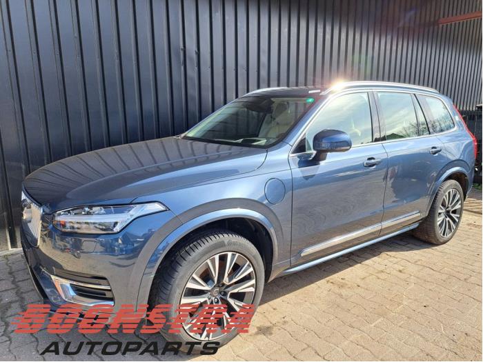 Volvo XC90 16-
