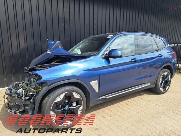 BMW IX3 20-