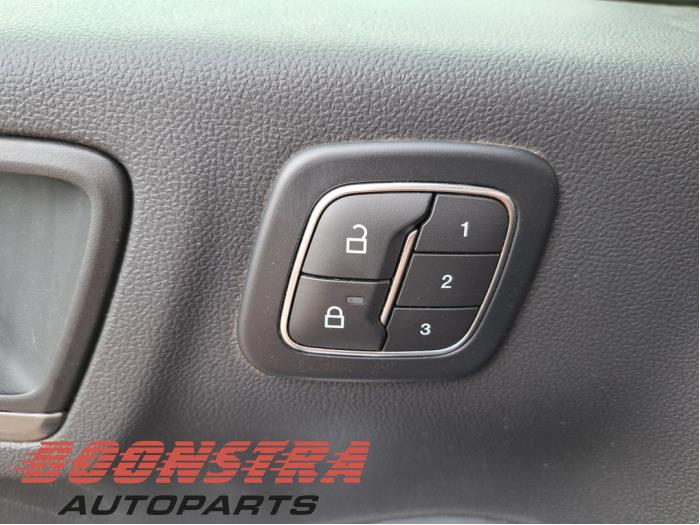 Ford Kuga III 2.5 PHEV 16V Sloopvoertuig (2025, Wit)