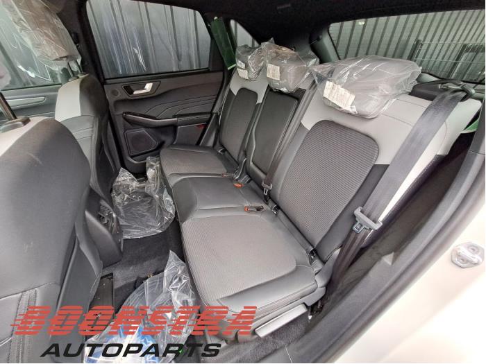 Ford Kuga III 2.5 PHEV 16V Sloopvoertuig (2025, Wit)