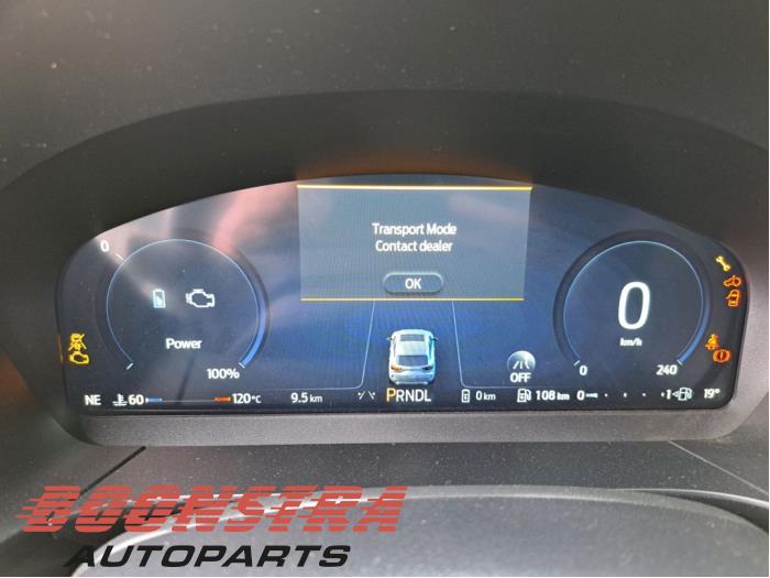 Ford Kuga III 2.5 PHEV 16V Sloopvoertuig (2025, Wit)