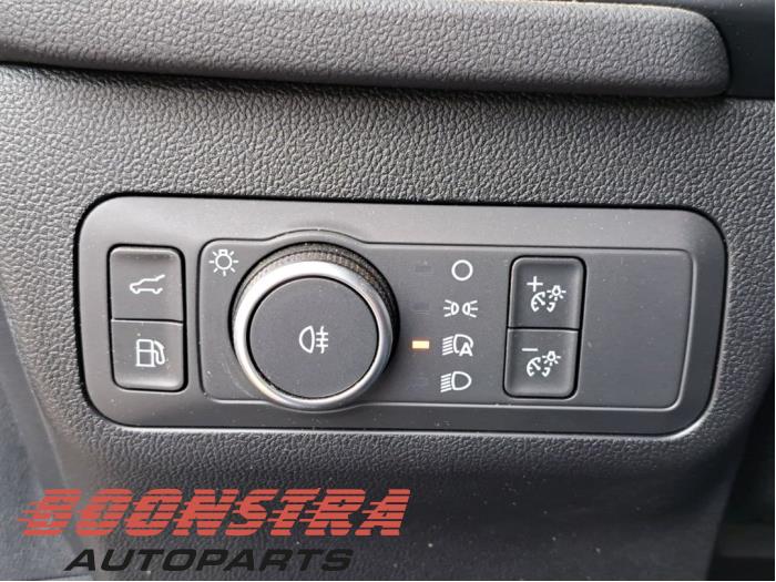 Ford Kuga III 2.5 PHEV 16V Sloopvoertuig (2025, Wit)