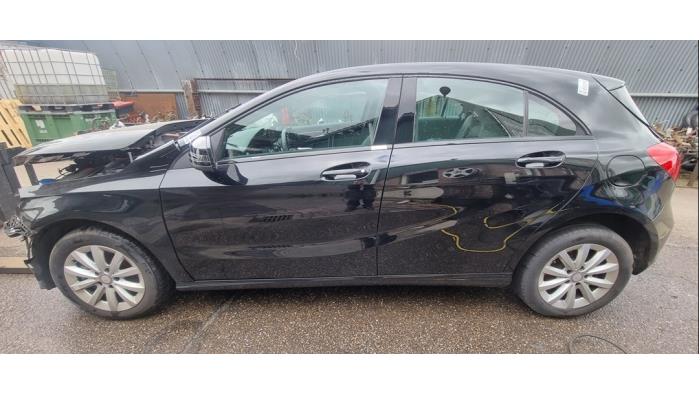 Mercedes A 1.6 A-180 16V Sloopvoertuig (2013, Zwart)