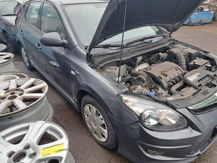 Hyundai i30 1.4 CVVT 16V Sloopvoertuig (2010, Grijs)