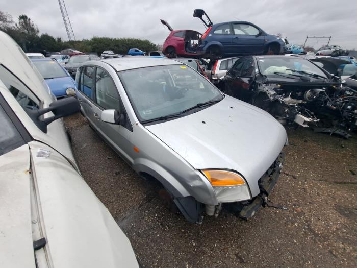ford-fusion-1-4-tdci-sloopvoertuig-2005-autosloperij-pieper-bv