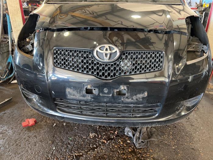 Toyota Yaris II 1.3 16V VVT-i Sloopvoertuig (2006, Zwart)