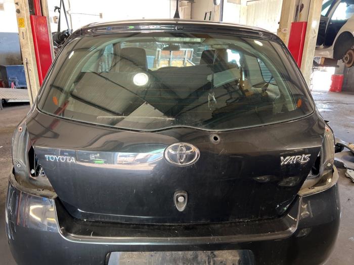 Toyota Yaris II 1.3 16V VVT-i Sloopvoertuig (2006, Zwart)