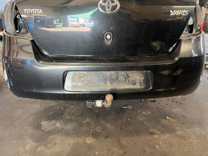 Toyota Yaris II 1.3 16V VVT-i Sloopvoertuig (2006, Zwart)