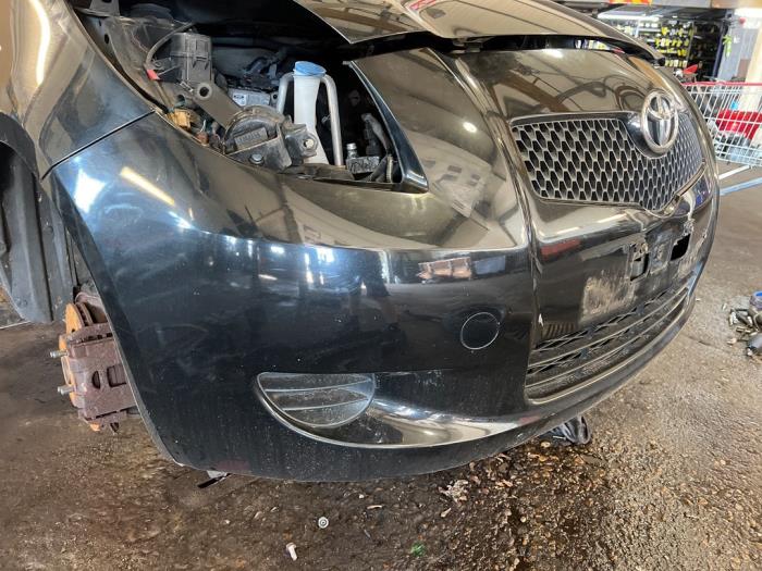 Toyota Yaris II 1.3 16V VVT-i Sloopvoertuig (2006, Zwart)