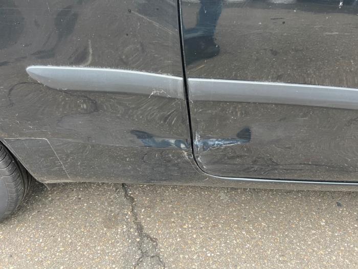 Toyota Yaris II 1.3 16V VVT-i Sloopvoertuig (2006, Zwart)