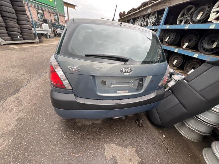 Kia Rio II 1.4 16V Sloopvoertuig (2006, Grijs)