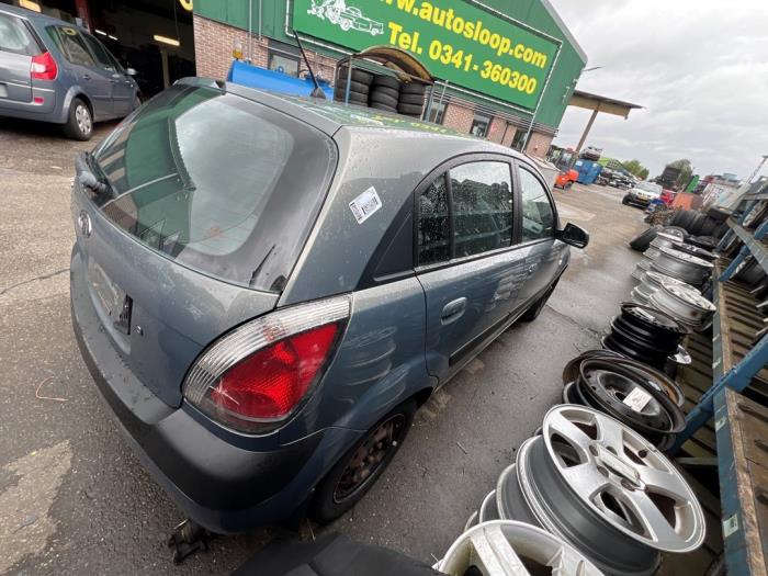 Kia Rio II 1.4 16V Sloopvoertuig (2006, Grijs)