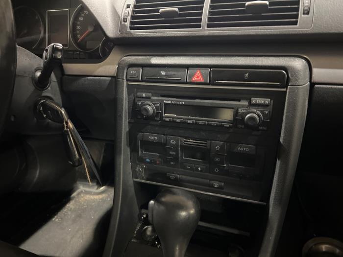 Audi A4 Avant 2.0 TDI 16V Sloopvoertuig (2006, Zwart)