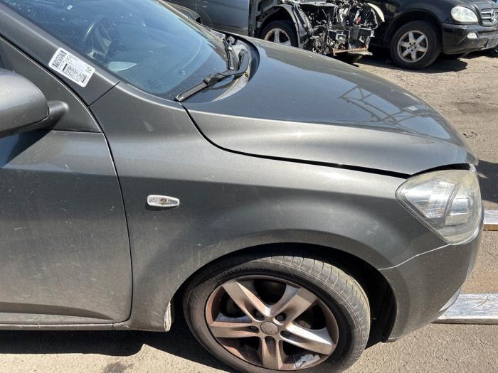 Kia Cee'd Sporty Wagon 1.4 16V Sloopvoertuig (2010, Grijs)