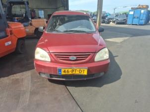 Kia Carens I 1.6i 16V  (Sloop)