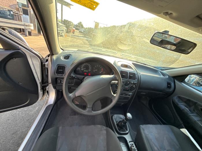 Mitsubishi Carisma 1.6i 16V Sloopvoertuig (1999, Grijs)