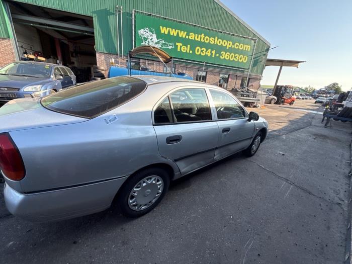 Mitsubishi Carisma 1.6i 16V Sloopvoertuig (1999, Grijs)