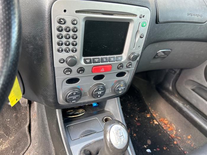 Alfa Romeo 147 1.6 HP Twin Spark 16V Sloopvoertuig (2005, Grijs)