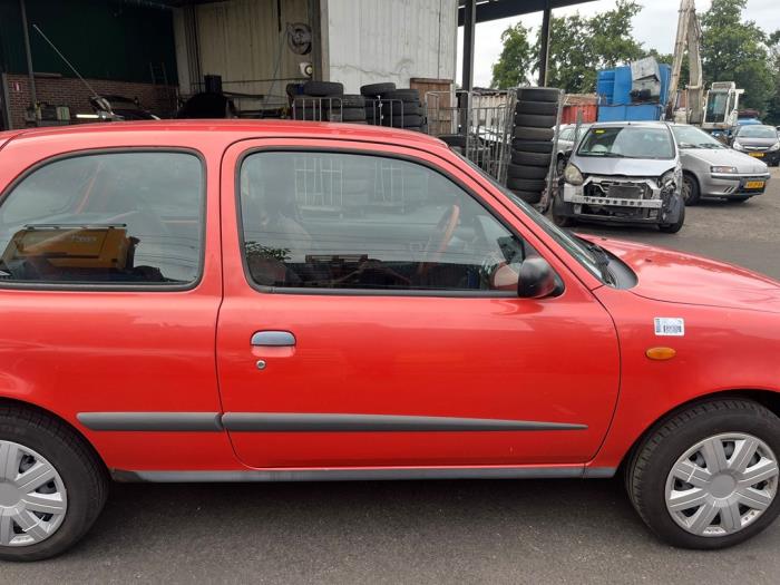 Nissan Micra 1.0 16V Sloopvoertuig (2001, Rood)