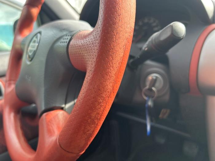 Nissan Micra 1.0 16V Sloopvoertuig (2001, Rood)