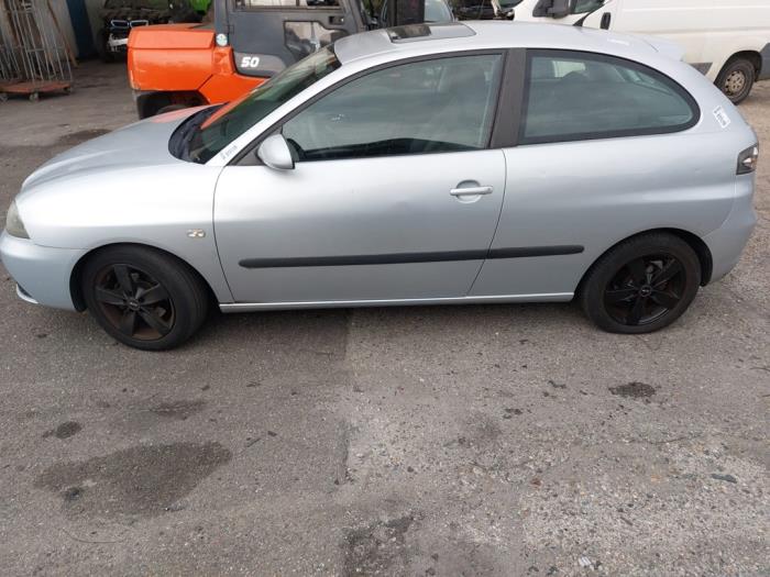 Seat Ibiza III 1.4 16V 100 Sloopvoertuig (2006, Grijs)