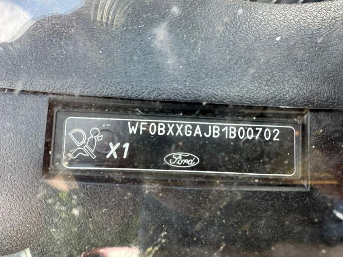 Ford Fiesta 4 1.3i Sloopvoertuig (2001, Grijs)