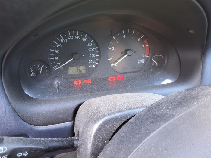 Mitsubishi Carisma 1.6i 16V Sloopvoertuig (1999, Bruin)