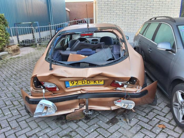 Mitsubishi Carisma 1.6i 16V Sloopvoertuig (1999, Bruin)