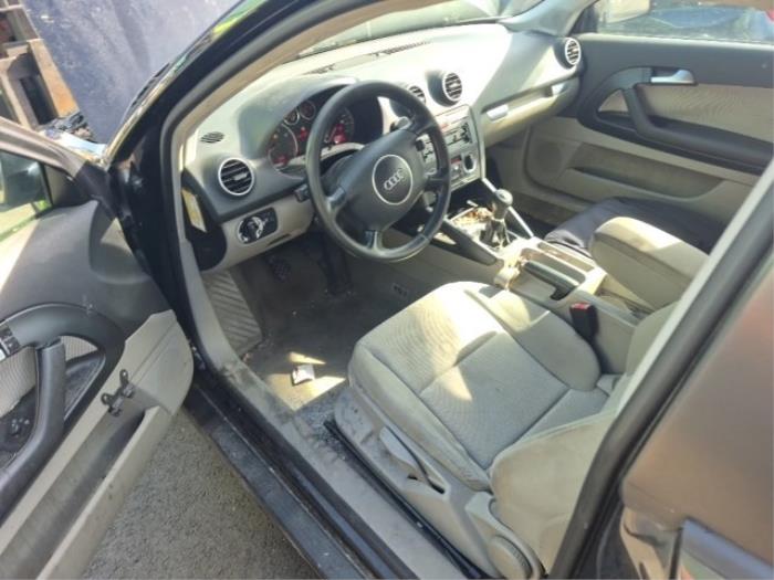 Audi A3 1.6 16V FSI Sloopvoertuig (2003, Zwart)