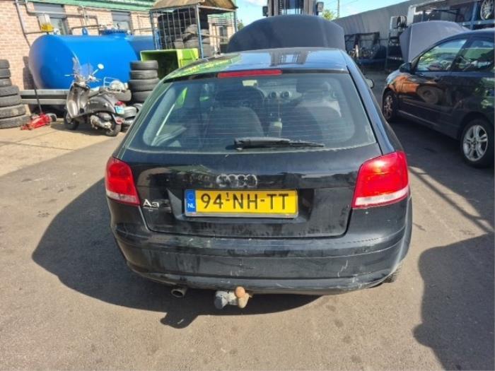 Audi A3 1.6 16V FSI Sloopvoertuig (2003, Zwart)