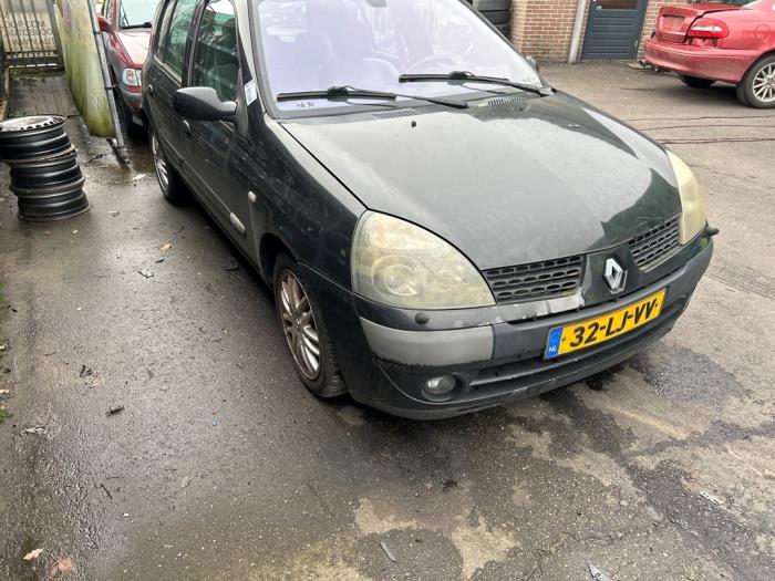Renault Clio II 1.6 16V Sloopvoertuig (2003, Zwart)