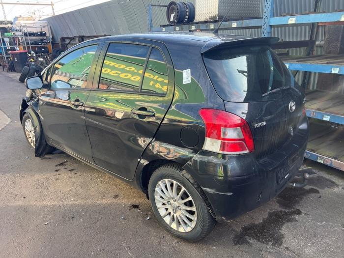 Toyota Yaris II 1.33 16V Dual VVT-I Sloopvoertuig (2009, Zwart)