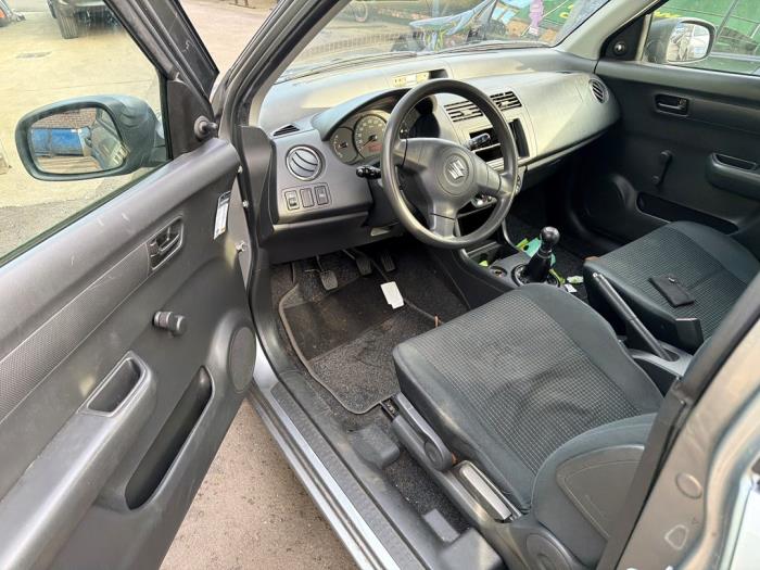 Suzuki Swift 1.3 VVT 16V Sloopvoertuig (2009, Grijs)