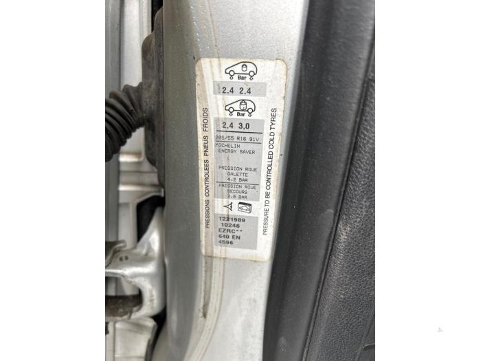 Peugeot 308 SW 1.6 VTI 16V Sloopvoertuig (2010, Grijs)