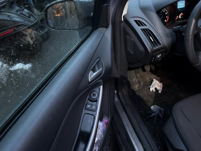 Ford Focus 3 1.0 Ti-VCT EcoBoost 12V 125 Sloopvoertuig (2013, Bruin)