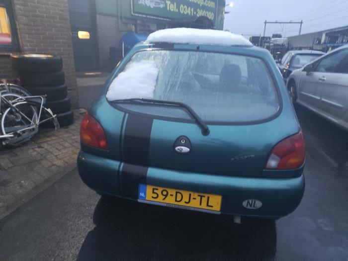 Ford Fiesta 4 1.3i Sloopvoertuig (1999, Groen)