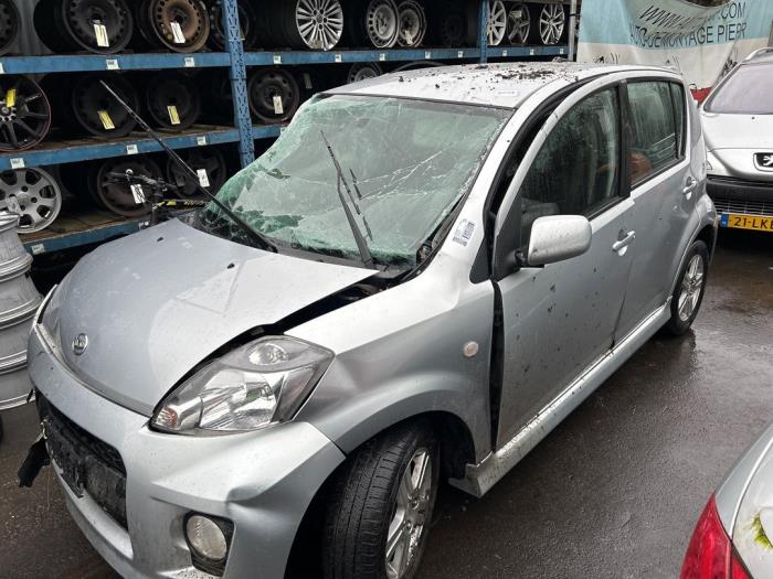 Daihatsu Sirion 2 1.3 16V DVVT Sloopvoertuig (2009, Grijs)